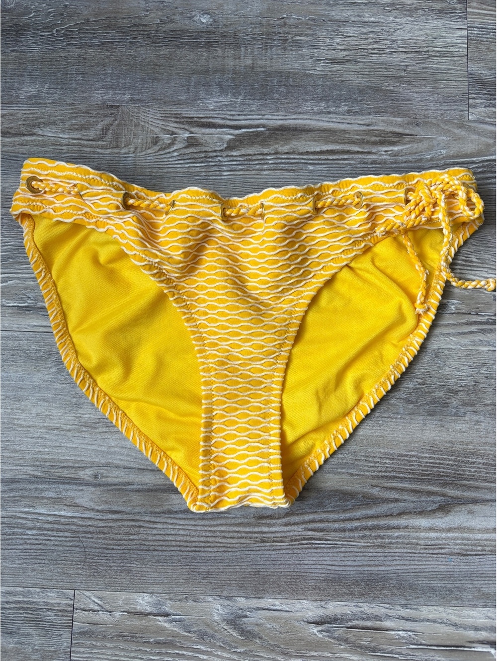 Jessica Simpson Yellow Textured Bikini Bottom – Size Medium